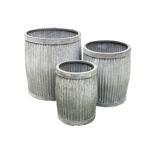 Nouvelle Arrivée - Jardinière Moderne en Fer Galvanisé Naturel Côtelé pour Décoration Extérieure et Plantation - Product Image 1