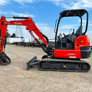 Excavadora de cadenas usada confiable de 3 toneladas, color amarillo, con orugas de acero reforzado y motor potente para excavaciones en terrenos accidentados. - Product Image 1