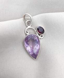 Pendentif Améthyste Grenat en Argent Sterling 925, Bijou Fait Main pour Femme et Homme, Collier Unique en Pierre Précieuse, Cadeau Élégant - Product Image 1