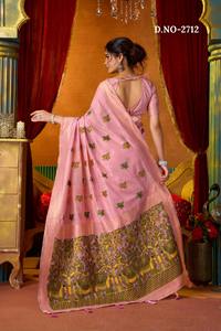 Colección de Sarees de Seda para Bodas al por Mayor, Sarees Nupciales Exquisitos con Intrincados Trabajos de Zari y Diseños Tradicionales - Product Image 3