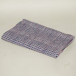 Colcha Kantha Orgánica Hecha a Mano, Reversible, Bordada, con Patrón de Diamantes, 100% Algodón, Lavable, para Uso en Casa, Hotel o Playa - Product Image 3