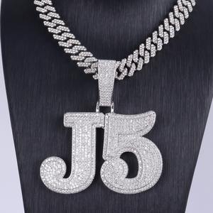 Collar con colgante de letra personalizada estilo hip hop, con incrustaciones de moissanita VVS, colgante de inicial 3D para hombre, joyería fina para raperos. - Product Image 1