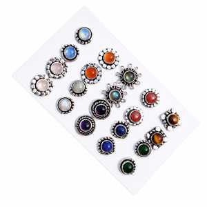 Boucles d'oreilles clous en laiton avec pierres précieuses naturelles, plaquées or/argent, faites à la main, pour femmes, vente en gros, fabricant, fournisseur, cadeau, bien-être - Product Image 4