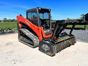 Chargeuse compacte Kubota en gros avec broyeur forestier – Tracteur compact haute performance pour travaux de défrichage – Édition USA - Product Image 4