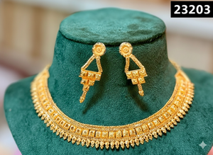 Elegant <b>Gold</b>-Tone Leaf Drop <b>Necklace</b> <b>Set</b> with Matching <b>Earrings</b> & Ring 23199 - Product Image 5