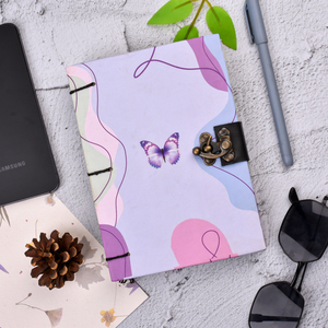 Journal sur le thème du papillon avec cadenas vintage | Carnet esthétique A5 avec design pastel |   Carnet en papier fait main pour écrire et offrir en cadeau - Product Image 2