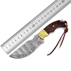 Cuchillo Bowie de Caza Damascus, Hoja Fija de Acero Inoxidable de Alta Resistencia, Borde Dentado, Espiga Completa, Personalizable, para Campismo al Aire Libre - Product Image 1