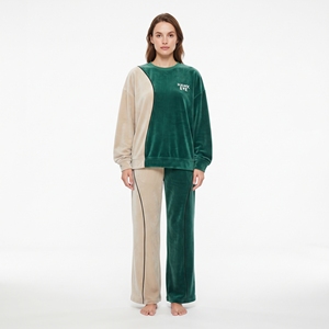 Conjunto Deportivo de Dos Piezas de Terciopelo Personalizado para Mujer, Top Bordado con Bloques de Color y Cuello Redondo, Pantalones Jogger, Chándal de Invierno - Product Image 1