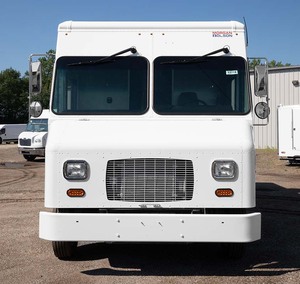 Nuevo Camión de Comida de 18 Pies, Marca Freightliner MT45/MT55, Convertido en Camioneta, con Horno para Pizza, Prensa para Panini, 4 Ruedas, para Uso en Exteriores - Product Image 1