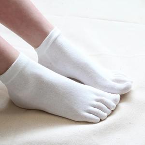 Chaussettes à 5 doigts pour femmes, chaussettes courtes en coton à bout fendu, couleur unie, chaussettes d'affaires absorbant la transpiration, 4 saisons - Product Image 4