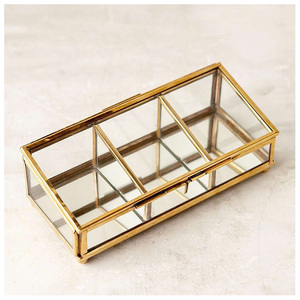 Boîte à bijoux décorative artistique en métal, élégante et artisanale, pour ranger bagues, colliers et boucles d'oreilles - Product Image 1