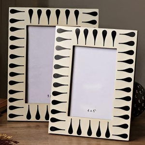 Cadre photo de luxe personnalisable en os incrusté, moderne, fait main, écologique, pour table rectangulaire horizontale par HF CRAFTS - Product Image 6