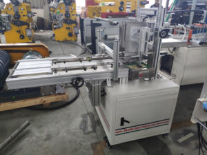 Machine voor het sealen van kartonnen dozen voor tissues met transportband voor papierverpakkingsmachines op zakelijke schaal - Product Image 2