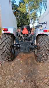 Tractor de 50 CV Usado Poco, con Motor y Caja de Cambios Cummins, para Agricultura Moderna, 2WD, Alta Productividad, Garantía de Kilometraje, 5 Estrellas - Product Image 5