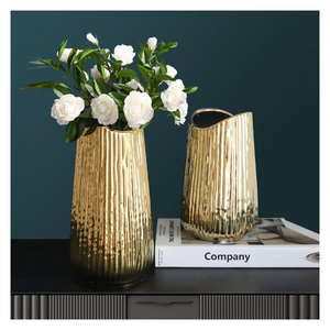 Elegant Decorative Iron Flower <b>Vase</b> with Raised <b>Stand</b> for Dining Table, Wedding and Party Decoration - Product Image 2