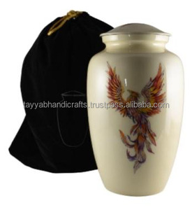 Urnes de crémation en laiton massif fleur gravée urne classique adulte personnalisée urnes en métal d'Inde - Product Image 4