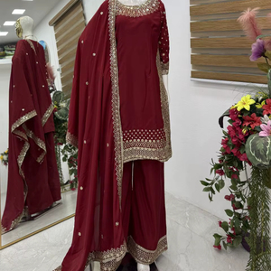 Traje de kurta y pantalón Chinon moderno para mujer, con estampado frontal y trasero, ideal para bodas y fiestas, con dupatta, hecho de crepé natural. - Product Image 2