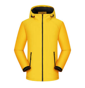 Veste Softshell Unisexe Personnalisée avec Capuche et Fermeture Éclair Frontale, Design Élégant et Uni, Revêtement Coupe-Vent et Imperméable pour Hommes – Vente en Gros - Product Image 3