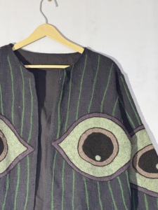 เสื้อแจ็คเก็ต Evil Eye Suzani – เสื้อโค้ทผ้า TNT ทำมือ – เสื้อแจ็คเก็ตปักลายโบโฮแบบเปิดด้านหน้าลายตา - Product Image 6
