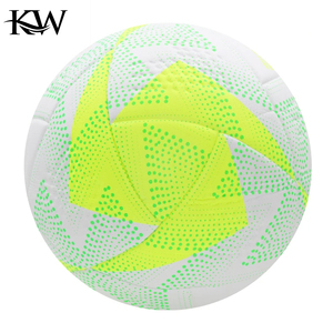 Balón de Fútbol Ligero para Entrenamiento, Diseñado para Velocidad, Precisión en Pases y Prácticas de Tiro Preciso - Product Image 1