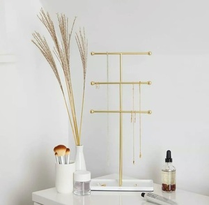 Soporte de Joyería Metálico de Primera Calidad para Mujer con Material Duradero y Acabado Decorativo Elegante - Product Image 1