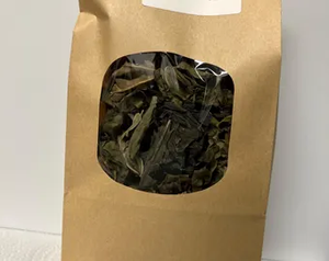 Hojas de noni enteras secas, hojas de noni trituradas, hojas de noni secas en bolsa resellable, hojas de noni secas envasadas al vacío ANGLE - Product Image 4