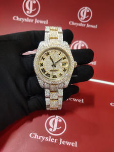 Nuevo diseño Hiphop Bling Iced Out Vvs Clarity Moissanite Diamond reloj con tachuelas de acero inoxidable reloj de diseño para hombres y mujeres - Product Image 2