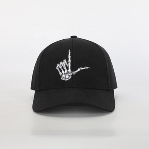 Casquette de sport pour homme à 6 panneaux, broderie personnalisée avec logo, haute qualité OEM, en polyester noir, avec trous découpés au laser - Product Image 4