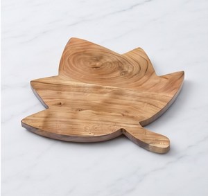 Tabla de Cortar de Madera de Acacia con Forma de Hoja de Arce, Bloque de Cortar Sostenible para Presentación de Alimentos - Product Image 3