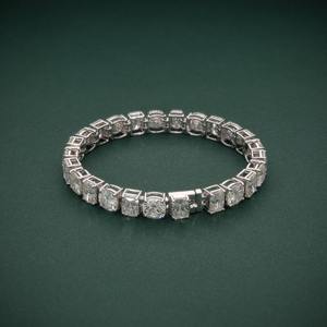 Pulsera de tenis para mujer chapada en rodio con diamantes de talla brillante redonda y engaste de púas, joyería clásica para bodas - Product Image 2