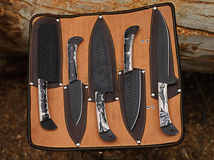 Couteaux de chef ambidextres faits main sur mesure, nouveau design, acier J2, revêtement en poudre, lame droite martelée, ensemble de 5 couteaux - Product Image 5