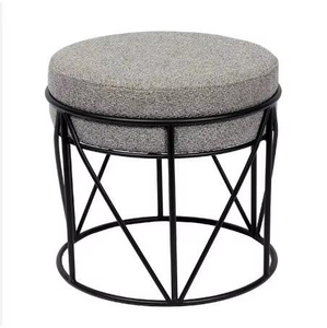 Otomanos de Terciopelo con Base Metálica y Tapizado Acolchado, Diseño Moderno, Excelente Acabado, Última Llegada, para Restaurantes y Hoteles - Product Image 2