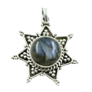 Impressionnant pendentif en pierre de labradorite en argent sterling 925 bijoux de style religieux d'Inde - Product Image 1
