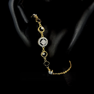 Pulsera Radiance con diamantes cultivados en laboratorio de corte redondo – Elegante joyería de diamantes con motivo de halo para mujer - Product Image 3