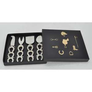 Juego de Cuchillos para Queso Estilo Herradura, 4 Piezas, Aptos para Lavavajillas y Sostenibles, Juego de Servidores de Queso de Metal con Diseño Ecuestre, Caja de Regalo, Último Modelo - Product Image 3