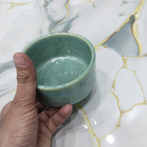 Bol en céramique vert émaillé artisanal avec finition dégradée naturelle, vaisselle en grès artisanal pour soupe, riz, salade, dessert - Product Image 5