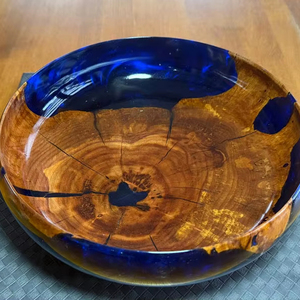 Bol en bois, bol décoratif en résine et bois, petit plat à bagues, bol à bibelots fait main, bol bleu, plat à bagues en résine époxy - Product Image 1