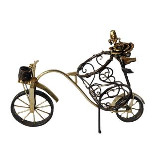 Estante para Vino con Forma de Bicicleta, Escultura de Hierro Forjado, Decoración Hecha a Mano para el Hogar, Soporte de Exhibición Personalizable, Artesanía Metálica de Vietnam - Product Image 1