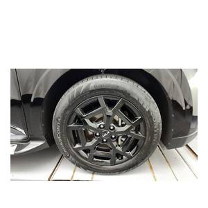 Kia Carnival HEV 2024 de 9 Plazas con Asientos de Cuero, Caja de Cambios Automática, Cámara Trasera, 23,321 km, Color Gris Grafito - Product Image 5