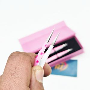 Pinzas para Cejas con Diseño de Corazón Rosa, Antiestáticas, Ecológicas, con Recubrimiento de Papel, Logotipo Personalizado, Punta Inclinada de Acero Inoxidable, Precisión Extrema - Product Image 5