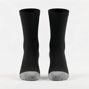 Chaussettes de sport avec semelle adhésive absorbant les chocs, semelle rembourrée, antidérapantes, pour le football, le basketball, la course à pied, couleur personnalisée - Product Image 1