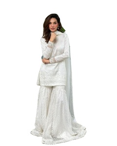 Ropa de fiesta Sharara de algodón con estampado floral verde con conjunto Dupatta Elegante Salwar Kameez Ropa regional pakistaní - Product Image 1