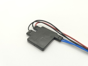 Équipement de moulage à basse pression de type vis pour l'encapsulation étanche des PCBA TWS et des dispositifs portables intelligents - Product Image 1