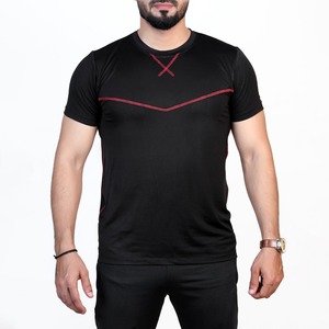 เสื้อยืดแขนสั้นสีดำสำหรับผู้ชาย คอกลม ทรงเข้ารูป สไตล์สปอร์ต ผ้าถัก สีพื้น แห้งเร็ว โพลีเอสเตอร์ 100% - Product Image 1