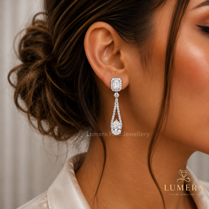 Pendientes Colgantes de Oro Macizo con Esmeralda y Diamantes de Laboratorio con Corte de Pera, Diseño de Rama Dividida, Halo y Micro Pavé, con Cierre a Presión, Obra Maestra - Product Image 1