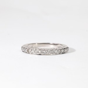 Bague fine en or massif 10K 14K 18K, diamant rond cultivé en laboratoire certifié IGI, faite à la main, demi-alliance éternelle, couleur DEF, clarté VS VVS - Product Image 3