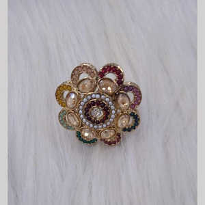 Bagues en pierre et perle d'Autriche plaquées or Bijoux fins raffinés Accessoire élégant pour les looks ethniques et modernes des femmes - Product Image 1