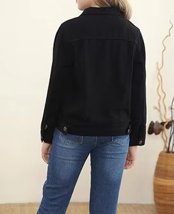 Ropa de Mezclilla de Alta Calidad para Bebés con Botones de Madera - Product Image 4
