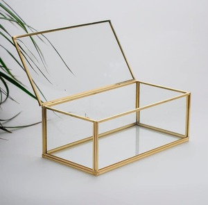 Boîte de rangement pour bijoux en verre carrée, aspect vintage, cadre en verre et laiton, boîtes de rangement pour montres faites à la main - Product Image 4