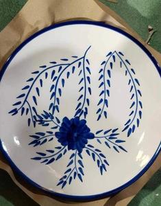 Assiette de service/dîner en céramique bleue et blanche peinte à la main, 10 pouces, motif floral, en grès, passe au lave-vaisselle, durable, écologique - Product Image 2